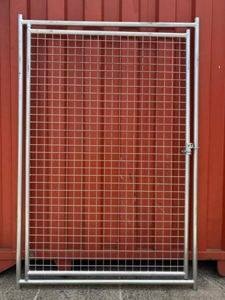 Dog Enclosure Gate (1.2m*1.8m, Mesh Size 50mm*50mm)